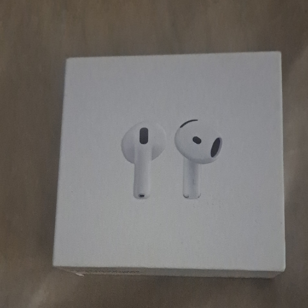 White Generation 4 Apple AirPods